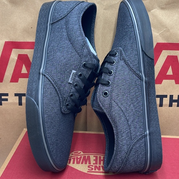 Vans WMNS Atwood
(Varsity Textile) Black/Pewter
VN0A45J9VEJ
Sneakers - Picture 11 of 16